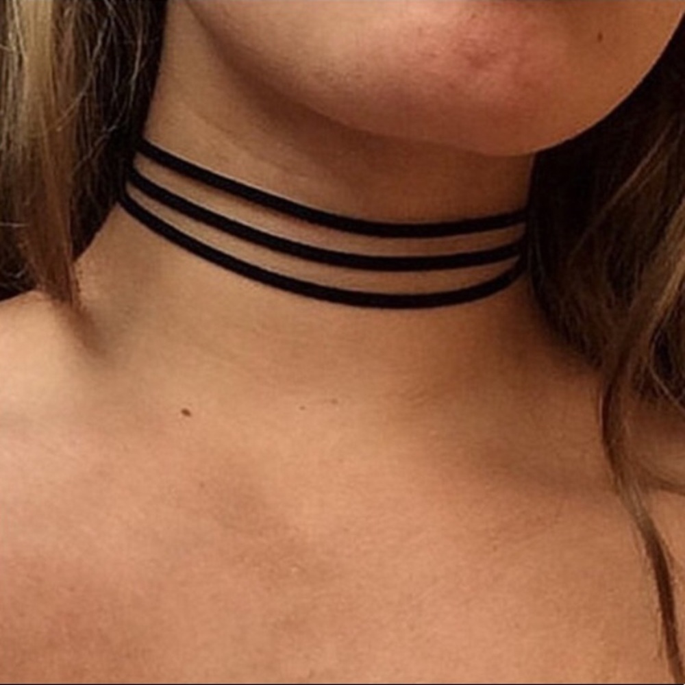 3/$30 Triple faux suede choker!
